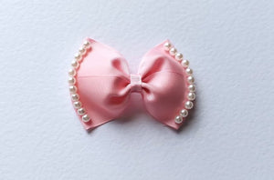 Pearly- Medium Sized Bow